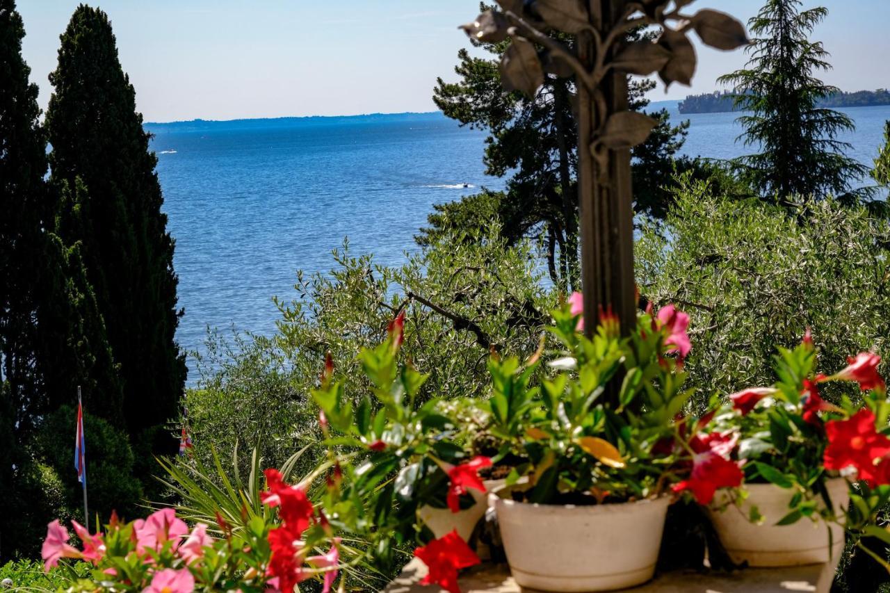 Hotel Bellevue Gardone Riviera Exterior foto