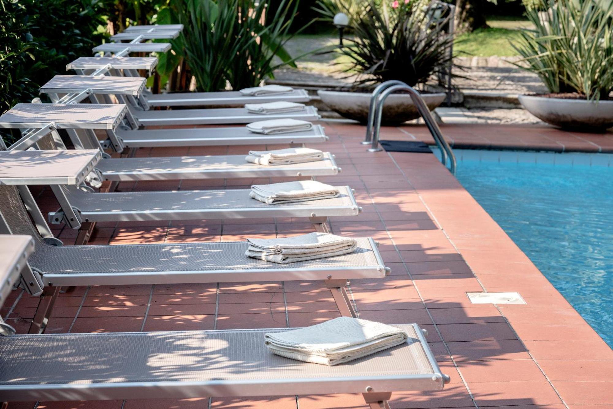 Hotel Bellevue Gardone Riviera Exterior foto