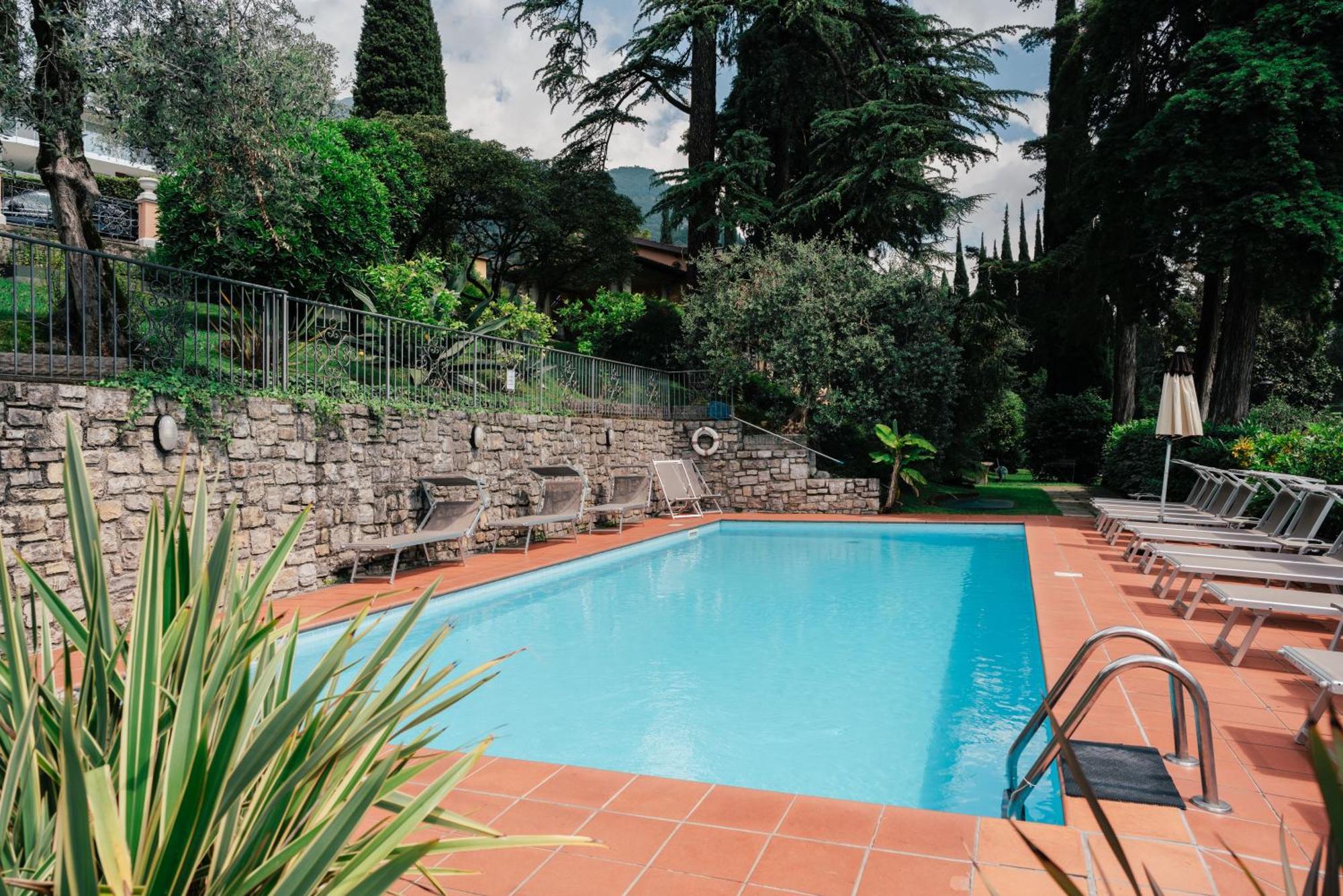 Hotel Bellevue Gardone Riviera Exterior foto