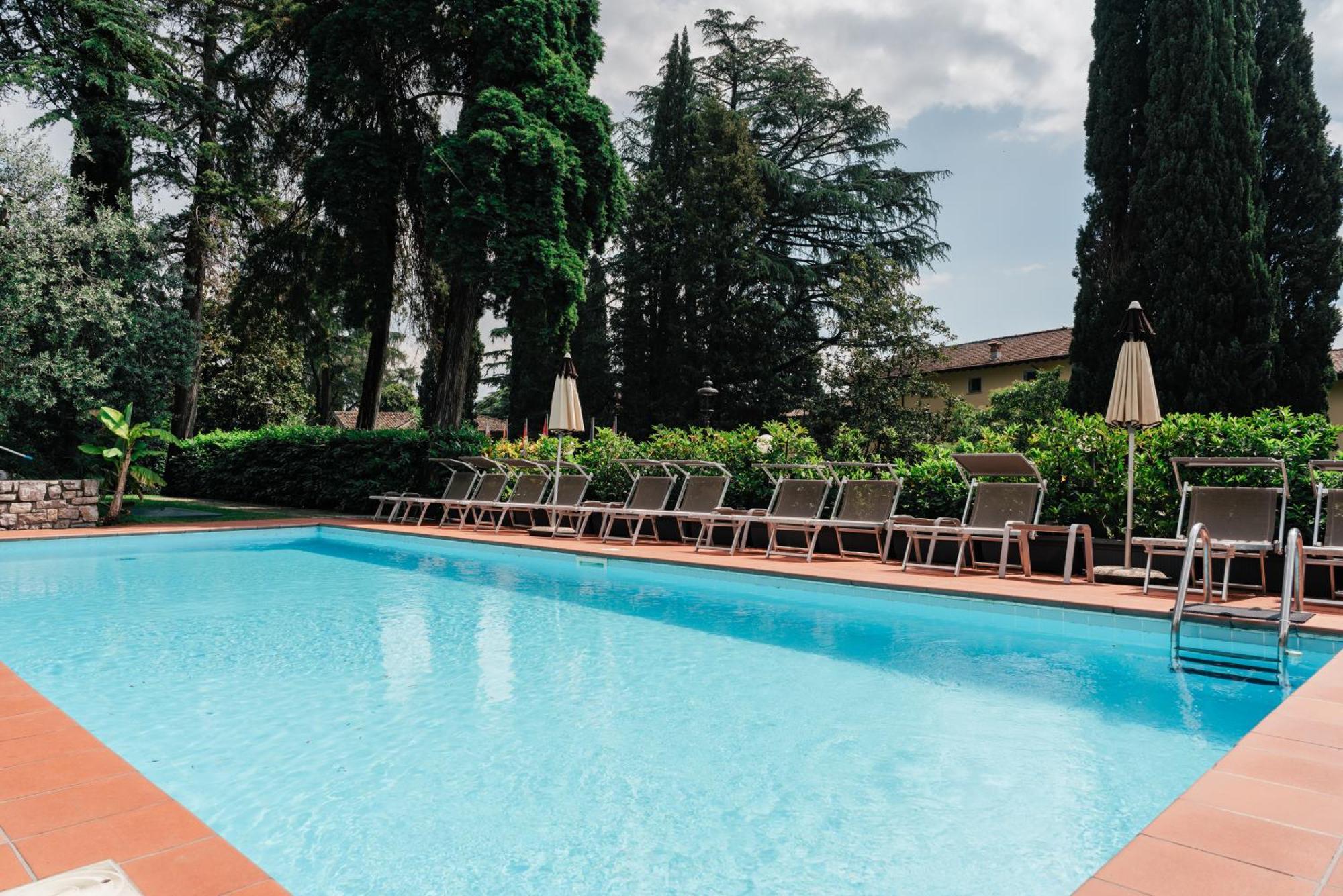 Hotel Bellevue Gardone Riviera Exterior foto